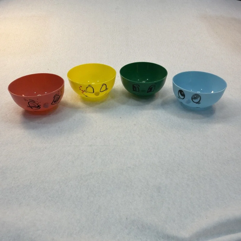 3D Funny Faces‎ Plastic Cereal Bowls Set Of 4 - Blue, Pink, Yellow, Green